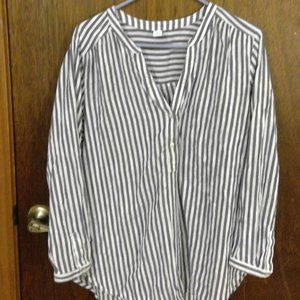 XL Old Navy long sleeve blouse.